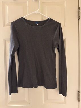 TWO Women’s Gray & Green Ribbed Long-Sleeve Top